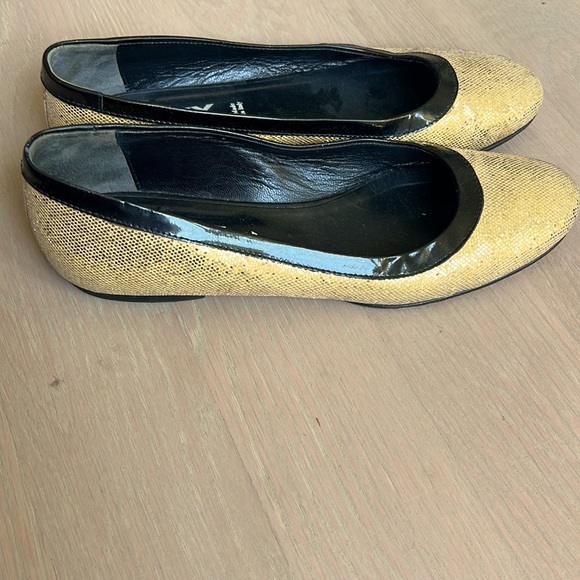 DKNY flats - Picture 2 of 4